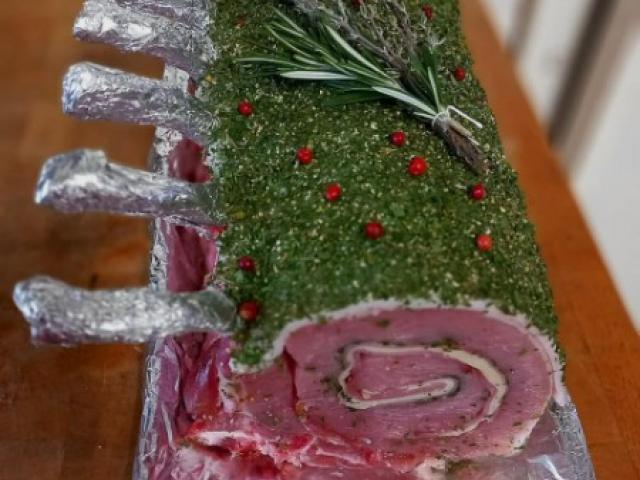 Carré d’Agneau en Habit de Fêtes